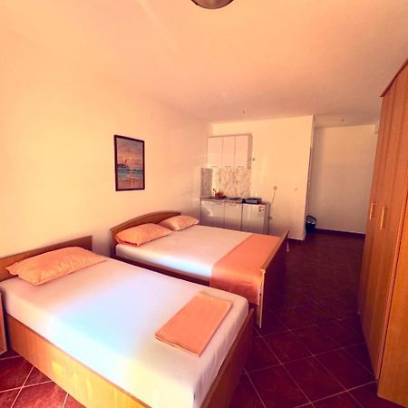 Guesthouse Mb Knezevic Budva Ngoại thất bức ảnh