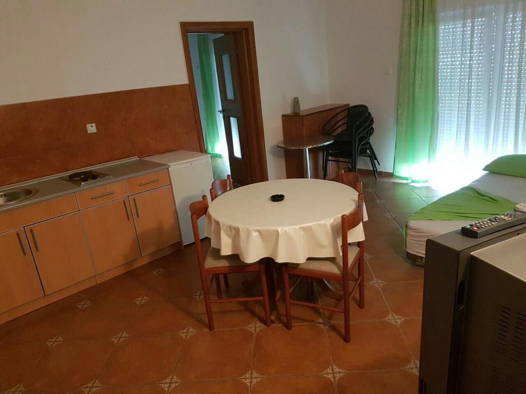 Guesthouse Mb Knezevic Budva Ngoại thất bức ảnh